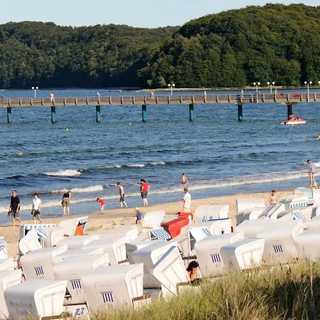 Nr 15 Im Gutshaus Zicker Auf Ruegen *